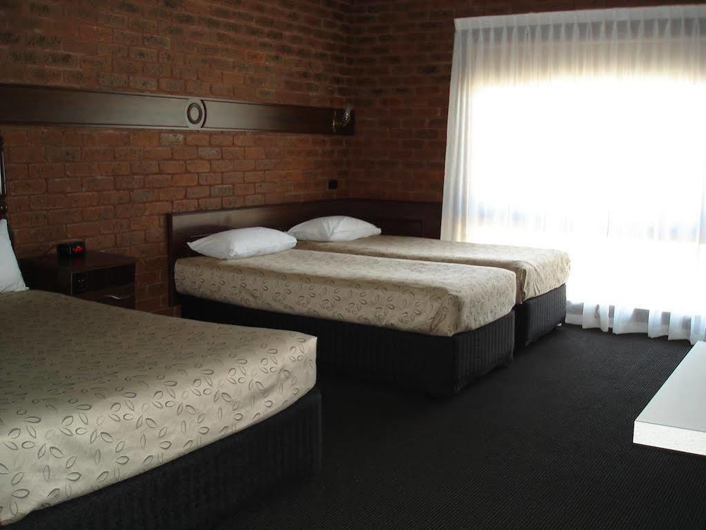 Townhouse Motel
